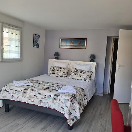 Appartement Avec Cuisine Et Grande Piscine Chauffee Hendaye Exterior photo