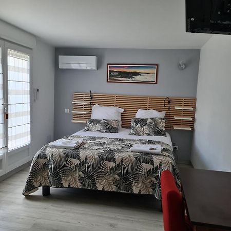 Appartement Avec Cuisine Et Grande Piscine Chauffee Hendaye Exterior photo
