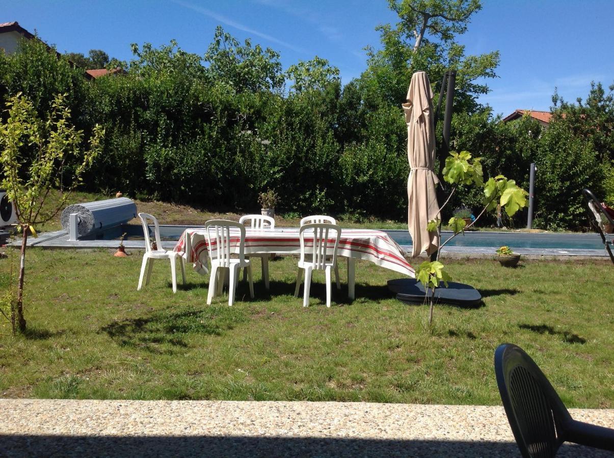 Appartement Avec Cuisine Et Grande Piscine Chauffee Hendaye Exterior photo