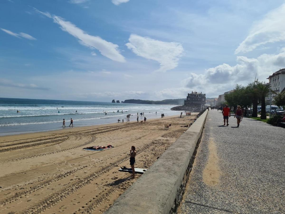 Appartement Avec Cuisine Et Grande Piscine Chauffee Hendaye Exterior photo