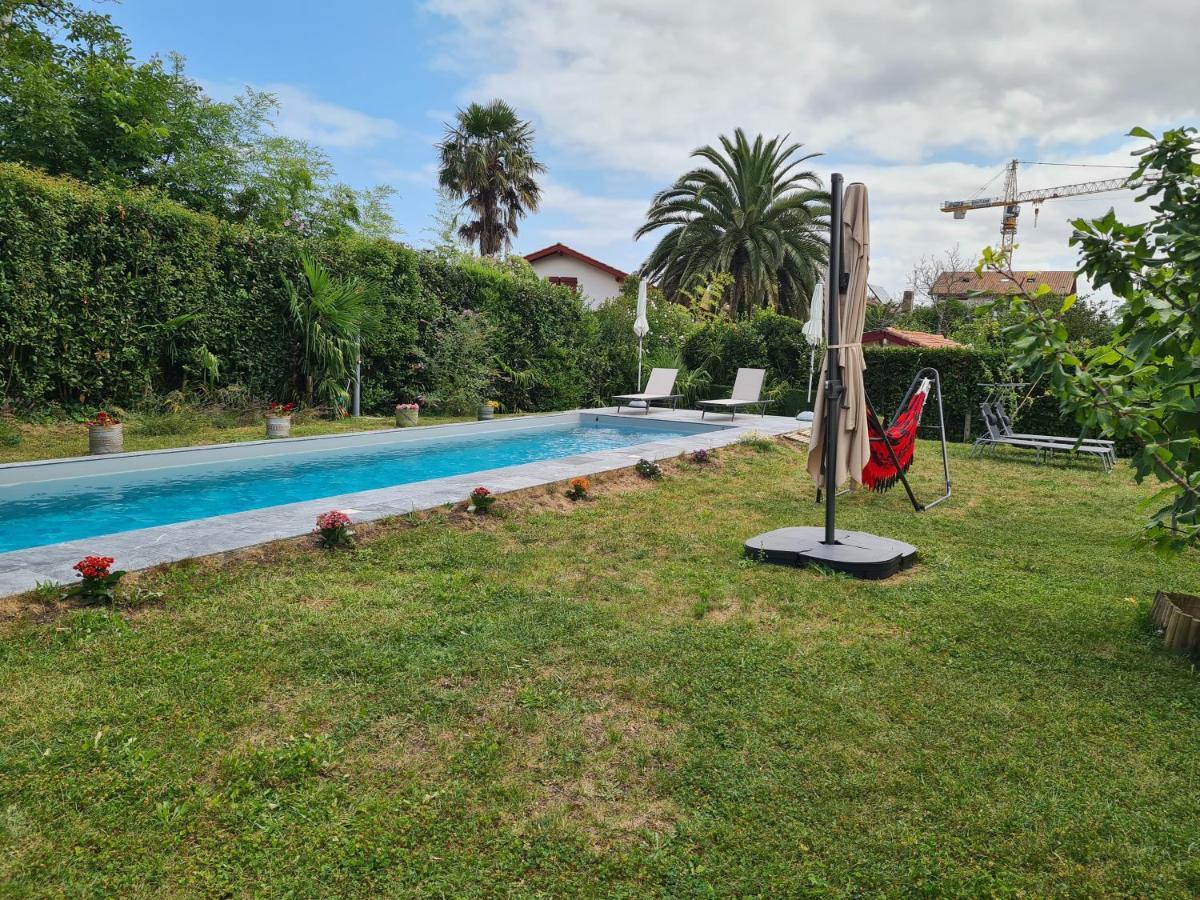 Appartement Avec Cuisine Et Grande Piscine Chauffee Hendaye Exterior photo