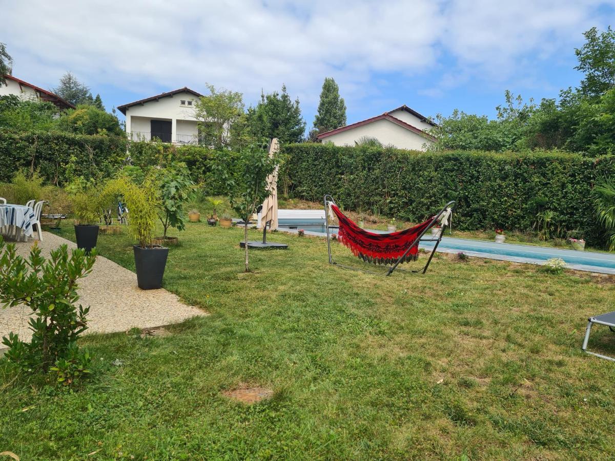 Appartement Avec Cuisine Et Grande Piscine Chauffee Hendaye Exterior photo
