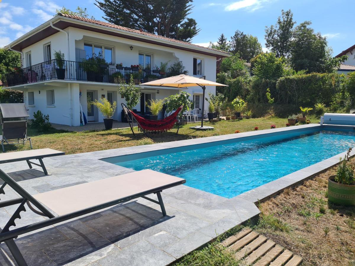 Appartement Avec Cuisine Et Grande Piscine Chauffee Hendaye Exterior photo