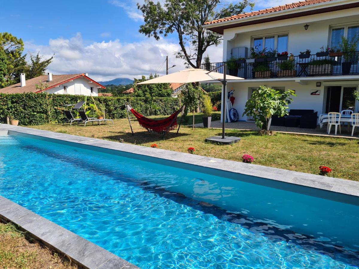 Appartement Avec Cuisine Et Grande Piscine Chauffee Hendaye Exterior photo