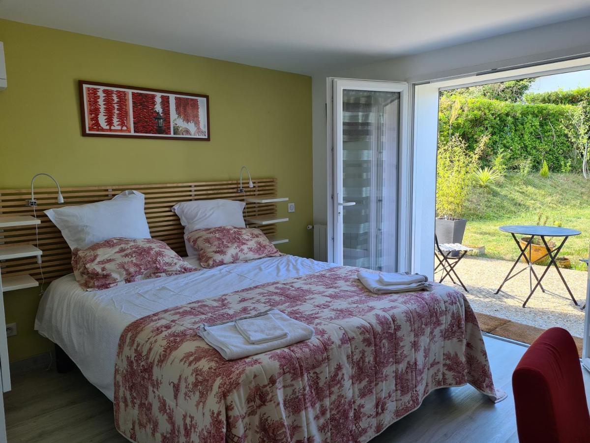 Appartement Avec Cuisine Et Grande Piscine Chauffee Hendaye Exterior photo