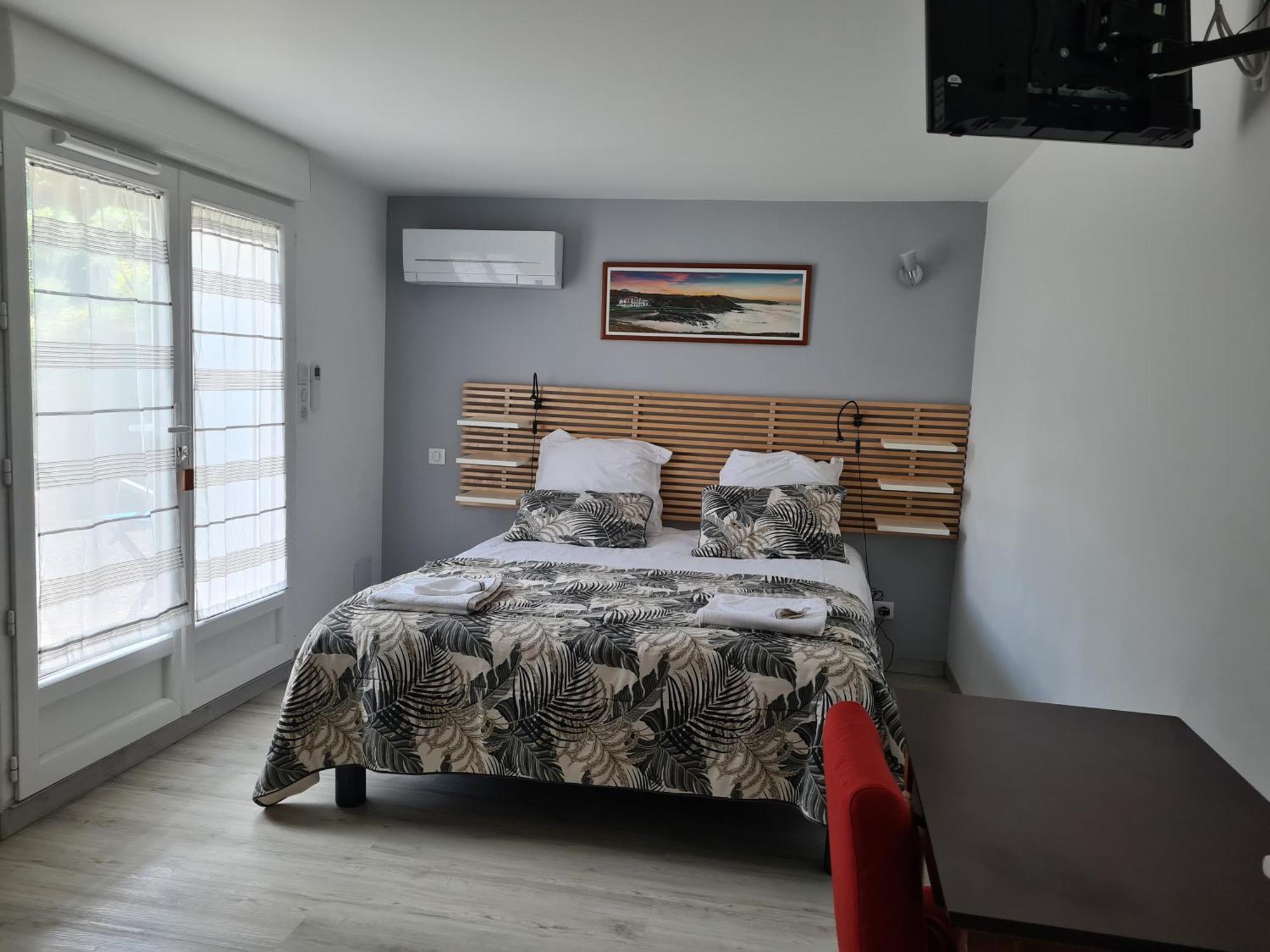 Appartement Avec Cuisine Et Grande Piscine Chauffee Hendaye Exterior photo
